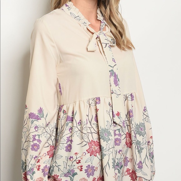 SALE📣Les amis Cream Purple beautiful Floral Blous - Picture 2 of 8